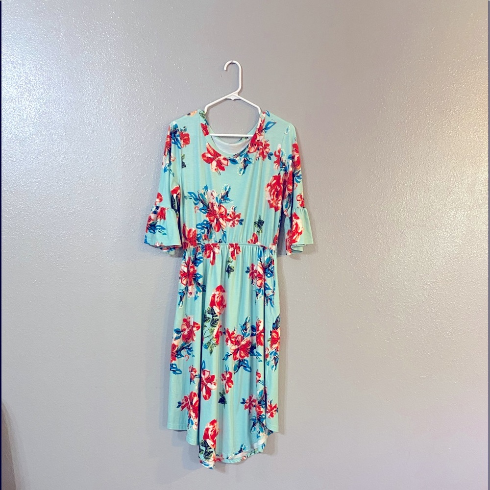 Neesee’s dress